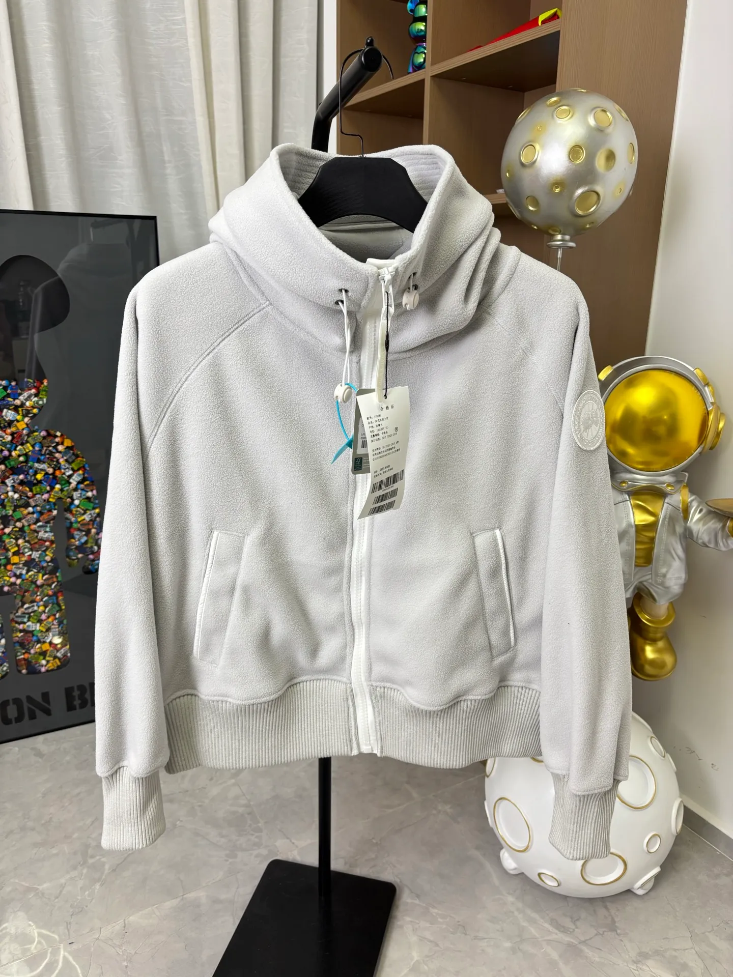 P610 Style number: DC212# [Canada Goose] Canada Goose wool fleece bomber jacket hooded jacket. Classic Chilliwa wool fleece pilot official website 1:1:1 customized model. Canada goose Chilliwa Fce Bomber HUMANATURE, limited white label wool fleece, light gray and white label, really high-end✌️soft and comfortable, not heavy. Buyers who like it should hurry up😈 Color: black gray white Size: S-XL [Picture 9️⃣Size chart]
